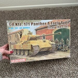 Dragon DML 6160 Sd.Kfz. 171 Panther a Early Type 1/35 Scale Italy 1944 Open Box